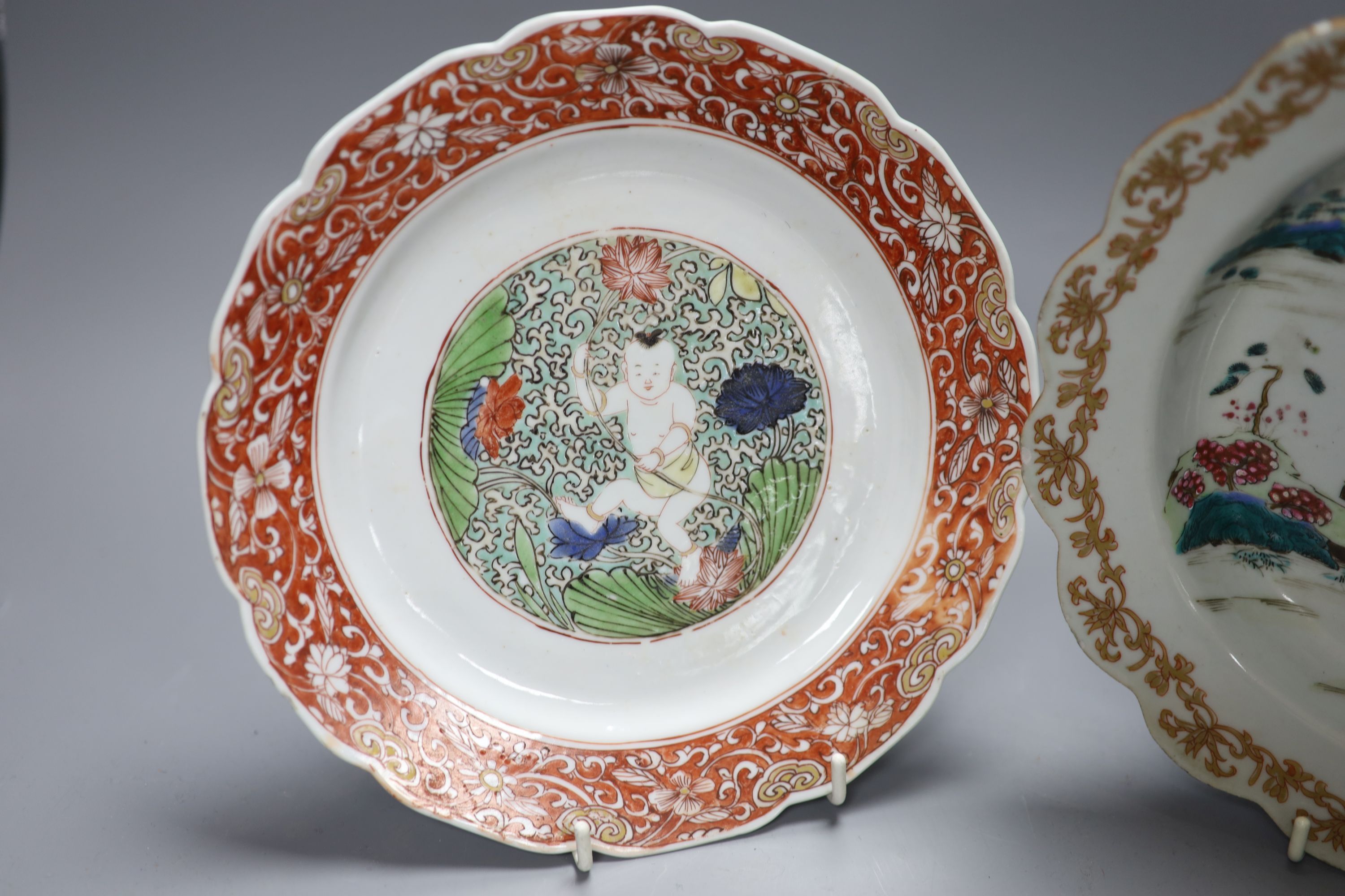A Chinese famille verte plate, Kangxi and a famille rose soup dish Qianlong, largest diameter 23cm